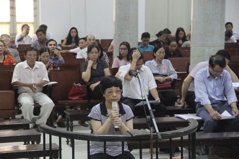 Vì sao bị hại không đồng ý cựu đại biểu quốc hội bồi thường? - Ảnh 1. Vì sao bị hại không đồng ý cựu đại biểu quốc hội bồi thường? - Ảnh 1.