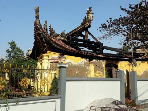 Cháy rụi đình cổ 347 năm tuổi tại Thái Bình - Ảnh 5. Cháy rụi đình cổ 347 năm tuổi tại Thái Bình - Ảnh 5.