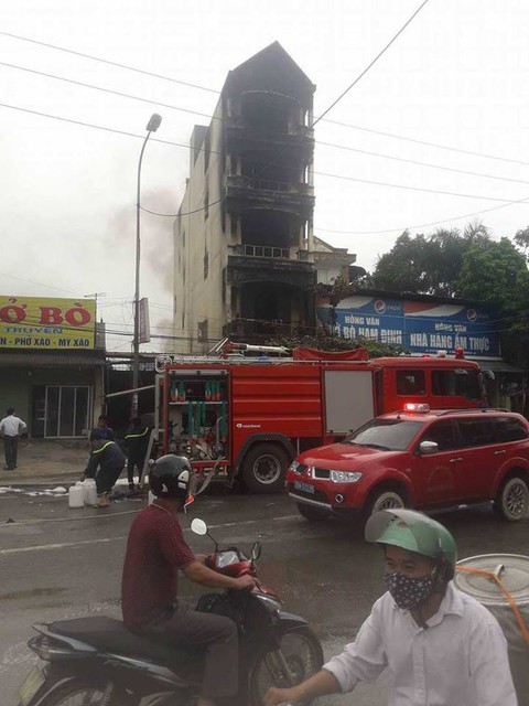 Cháy nhà trong đêm, 2 người chết - Ảnh 1. Cháy nhà trong đêm, 2 người chết - Ảnh 1.