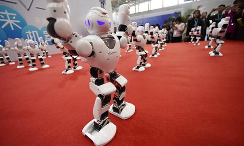 Bắc Kinh thử nghiệm ‘cảnh sát robot cơ động’ - Ảnh 1. Bắc Kinh thử nghiệm ‘cảnh sát robot cơ động’ - Ảnh 1.
