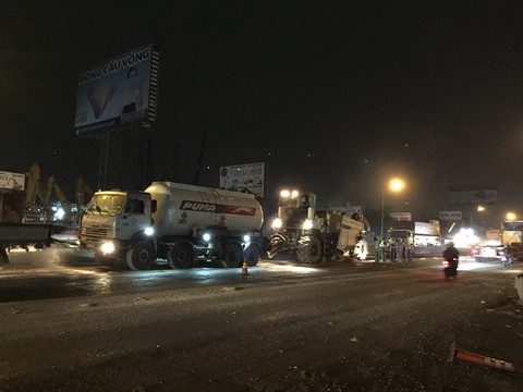 TP.HCM dùng công nghệ mới chống lún Quốc lộ 1 - Ảnh 1. TP.HCM dùng công nghệ mới chống lún Quốc lộ 1 - Ảnh 1.
