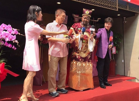 Bao Công - Kim Siêu Quần xuất hiện sau 3 năm bị đồn thổi đã chết - Ảnh 2. Bao Công - Kim Siêu Quần xuất hiện sau 3 năm bị đồn thổi đã chết - Ảnh 2.