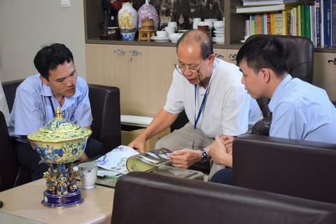 Khám phá hành trình tạo tác Chén Ngọc, quà tặng APEC 2017 - Ảnh 3. Khám phá hành trình tạo tác Chén Ngọc, quà tặng APEC 2017 - Ảnh 3.