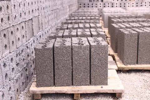 Ông chủ lò gạch 9X ở Lào Cai - Ảnh 2. Ông chủ lò gạch 9X ở Lào Cai - Ảnh 2.