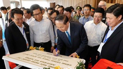 Chủ tịch Đà Nẵng Huỳnh Đức Thơ: Đà Nẵng sẵn sàng cho APEC - Ảnh 1. Chủ tịch Đà Nẵng Huỳnh Đức Thơ: Đà Nẵng sẵn sàng cho APEC - Ảnh 1.