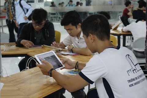 Đại học ở TP.HCM mở thư viện có võng, iPad cho sinh viên - Ảnh 1. Đại học ở TP.HCM mở thư viện có võng, iPad cho sinh viên - Ảnh 1.