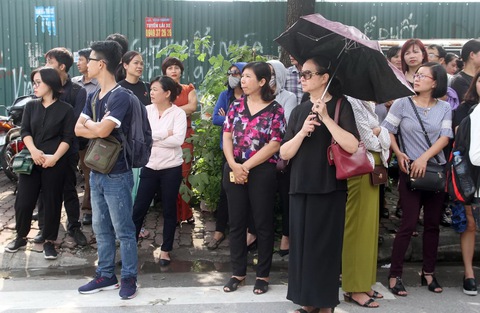 Nghẹn ngào đưa tiễn PGS-TS Văn Như Cương về cõi vĩnh hằng - Ảnh 8. Nghẹn ngào đưa tiễn PGS-TS Văn Như Cương về cõi vĩnh hằng - Ảnh 8.