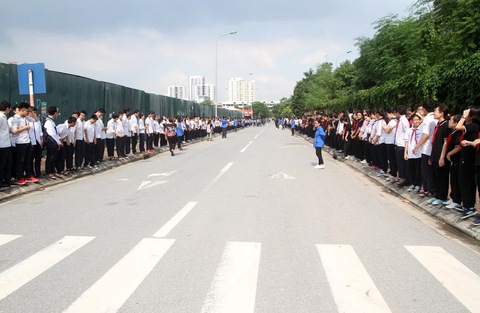 Nghẹn ngào đưa tiễn PGS-TS Văn Như Cương về cõi vĩnh hằng - Ảnh 7. Nghẹn ngào đưa tiễn PGS-TS Văn Như Cương về cõi vĩnh hằng - Ảnh 7.