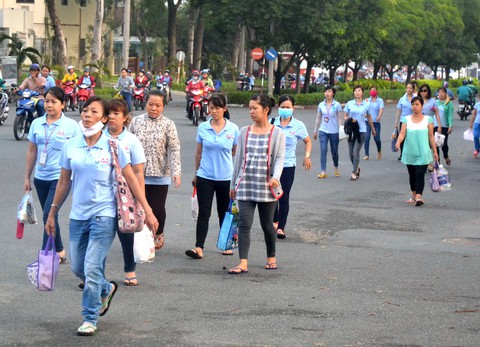 Làm việc cho nước ngoài: sướng hay khổ? - Ảnh 1. Làm việc cho nước ngoài: sướng hay khổ? - Ảnh 1.