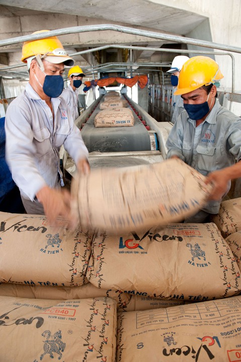 Xuất khẩu gần 500 triệu USD, ximăng vẫn lo dư cung - Ảnh 1. Xuất khẩu gần 500 triệu USD, ximăng vẫn lo dư cung - Ảnh 1.