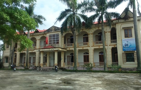Cách chức bí thư, chủ tịch xã đánh bạc tại trụ sở - Ảnh 1. Cách chức bí thư, chủ tịch xã đánh bạc tại trụ sở - Ảnh 1.