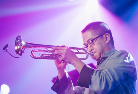 Thần đồng âm nhạc: nghệ sĩ giải Grammy lần đầu chơi nhạc Trịnh - Ảnh 8. Thần đồng âm nhạc: nghệ sĩ giải Grammy lần đầu chơi nhạc Trịnh - Ảnh 8.
