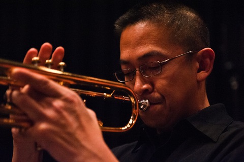 Nghệ sĩ trumpet gốc Việt 2 lần đoạt Grammy về Việt Nam - Ảnh 2. Nghệ sĩ trumpet gốc Việt 2 lần đoạt Grammy về Việt Nam - Ảnh 2.