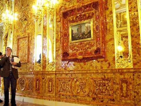Căn phòng hổ phách huyền thoại vẫn còn và giấu ở Đức - Ảnh 1. Căn phòng hổ phách huyền thoại vẫn còn và giấu ở Đức - Ảnh 1.