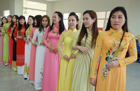 Phụ nữ Việt ở Đài Loan đọ áo dài mừng năm mới - Ảnh 2. Phụ nữ Việt ở Đài Loan đọ áo dài mừng năm mới - Ảnh 2.