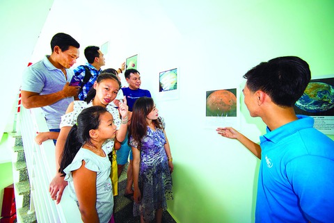 Khám phá vũ trụ ở đài thiên văn đầu tiên của Việt Nam - Ảnh 4. Khám phá vũ trụ ở đài thiên văn đầu tiên của Việt Nam - Ảnh 4.