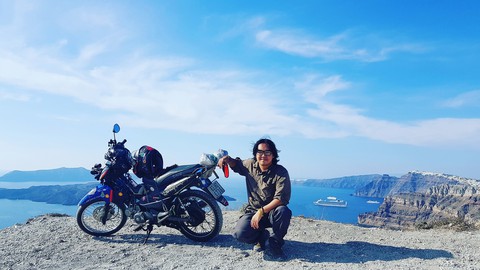Chàng trai Tiền Giang đi xe máy từ Việt Nam đến Pháp - Ảnh 8. Chàng trai Tiền Giang đi xe máy từ Việt Nam đến Pháp - Ảnh 8.