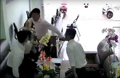 Tìm hiểu pháp luật: Công ty thu nợ tự thi hành án - Ảnh 1. Tìm hiểu pháp luật: Công ty thu nợ tự thi hành án - Ảnh 1.