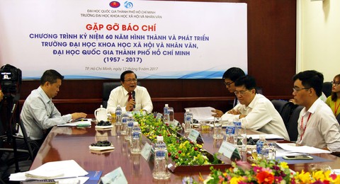 Công bố 60 cựu sinh viên khoa học xã hội, nhân văn tiêu biểu - Ảnh 1. Công bố 60 cựu sinh viên khoa học xã hội, nhân văn tiêu biểu - Ảnh 1.