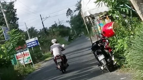 Hiệu phó trường mầm non tự tử nghi do bể hụi - Ảnh 1. Hiệu phó trường mầm non tự tử nghi do bể hụi - Ảnh 1.