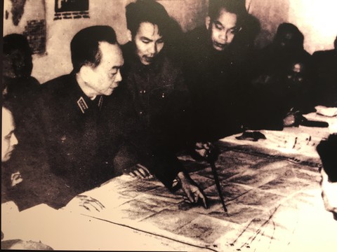 Nhiều hiện vật tái hiện trận Điện Biên Phủ trên không - Ảnh 10. Nhiều hiện vật tái hiện trận Điện Biên Phủ trên không - Ảnh 10.