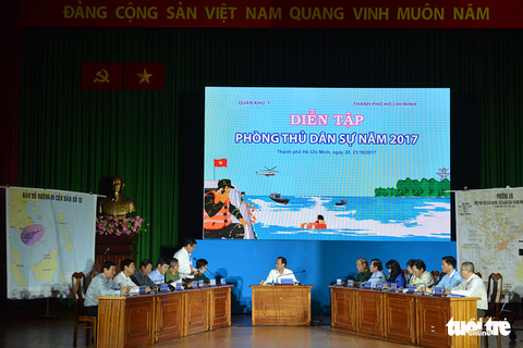 Cứu hộ bằng trực thăng khi bão số 13 vào TP.HCM - Ảnh 8. Cứu hộ bằng trực thăng khi bão số 13 vào TP.HCM - Ảnh 8.
