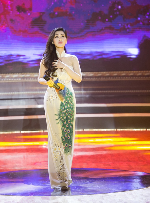 Hoa khôi Bolero: không chỉ ngọt mà còn phải xinh - Ảnh 3. Hoa khôi Bolero: không chỉ ngọt mà còn phải xinh - Ảnh 3.