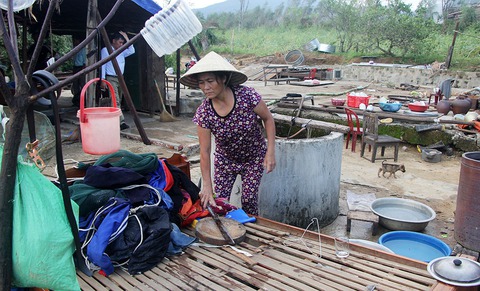 Sẽ dựng lại nhà từ quà của bạn đọc báo Tuổi Trẻ - Ảnh 6. Sẽ dựng lại nhà từ quà của bạn đọc báo Tuổi Trẻ - Ảnh 6.