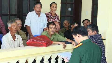 Gian nan chống nạn thương binh giả - Ảnh 1. Gian nan chống nạn thương binh giả - Ảnh 1.