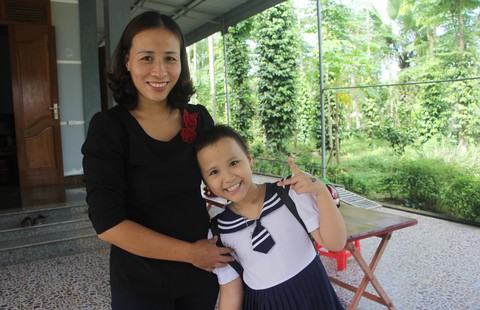 Vượt qua nỗi đau ung thư: Nghị lực sống của mẹ con cô giáo - Ảnh 4. Vượt qua nỗi đau ung thư: Nghị lực sống của mẹ con cô giáo - Ảnh 4.