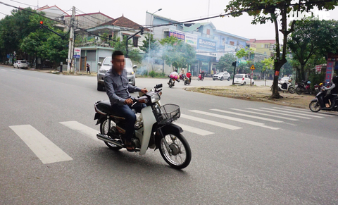 Cảnh sát giao thông cải trang không được phạt tiền người vi phạm - Ảnh 2. Cảnh sát giao thông cải trang không được phạt tiền người vi phạm - Ảnh 2.