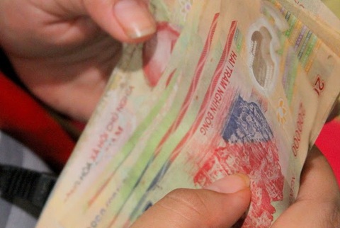 Thu tiền sai, 14 trường ở Cao Lãnh phải trả lại phụ huynh - Ảnh 1. Thu tiền sai, 14 trường ở Cao Lãnh phải trả lại phụ huynh - Ảnh 1.