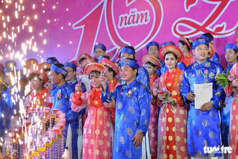 Hôn lễ ấm áp của những đôi uyên ương nghèo - Ảnh 6. Hôn lễ ấm áp của những đôi uyên ương nghèo - Ảnh 6.