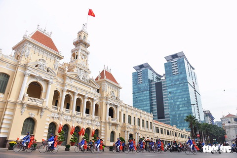 Hôn lễ ấm áp của những đôi uyên ương nghèo - Ảnh 16. Hôn lễ ấm áp của những đôi uyên ương nghèo - Ảnh 16.