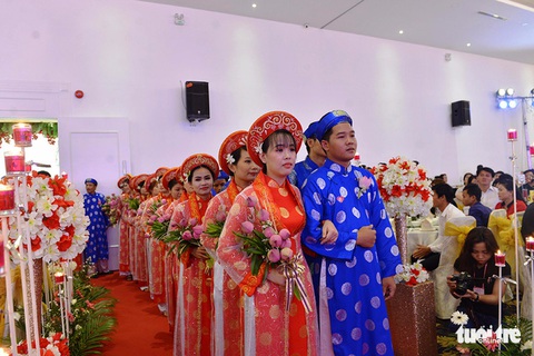 Hôn lễ ấm áp của những đôi uyên ương nghèo - Ảnh 5. Hôn lễ ấm áp của những đôi uyên ương nghèo - Ảnh 5.