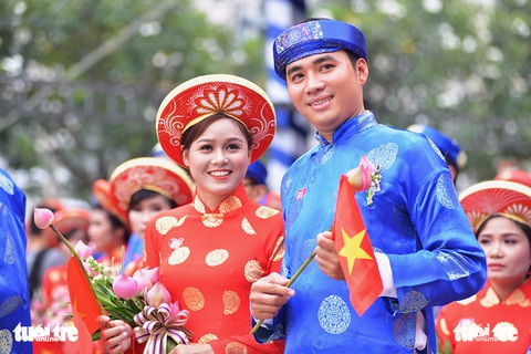 Hôn lễ ấm áp của những đôi uyên ương nghèo - Ảnh 17. Hôn lễ ấm áp của những đôi uyên ương nghèo - Ảnh 17.