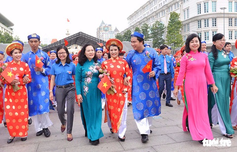 Hôn lễ ấm áp của những đôi uyên ương nghèo - Ảnh 20. Hôn lễ ấm áp của những đôi uyên ương nghèo - Ảnh 20.