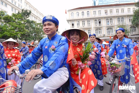 Hôn lễ ấm áp của những đôi uyên ương nghèo - Ảnh 14. Hôn lễ ấm áp của những đôi uyên ương nghèo - Ảnh 14.