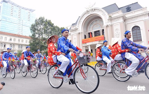 Hôn lễ ấm áp của những đôi uyên ương nghèo - Ảnh 13. Hôn lễ ấm áp của những đôi uyên ương nghèo - Ảnh 13.