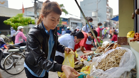 Lương, cái vòng luẩn quẩn! - Ảnh 3. Lương, cái vòng luẩn quẩn! - Ảnh 3.