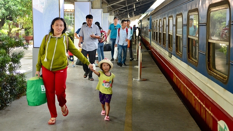 Sẽ tiết giảm chi phí để giảm giá vé tàu lửa - Ảnh 1. Sẽ tiết giảm chi phí để giảm giá vé tàu lửa - Ảnh 1.