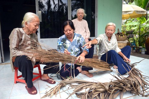 Vấn đề hôm nay: Câu chuyện hiếu thảo - Ảnh 1. Vấn đề hôm nay: Câu chuyện hiếu thảo - Ảnh 1.