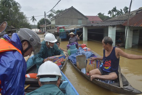 Báo Tuổi Trẻ mở đợt tiếp nhận vì đồng bào vùng bão, lũ - Ảnh 1. Báo Tuổi Trẻ mở đợt tiếp nhận vì đồng bào vùng bão, lũ - Ảnh 1.