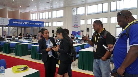 Trung tâm báo chí APEC sôi động ở Đà Nẵng - Ảnh 3. Trung tâm báo chí APEC sôi động ở Đà Nẵng - Ảnh 3.