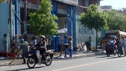 Người Sài Gòn sau đêm mưa lớn - Ảnh 7. Người Sài Gòn sau đêm mưa lớn - Ảnh 7.