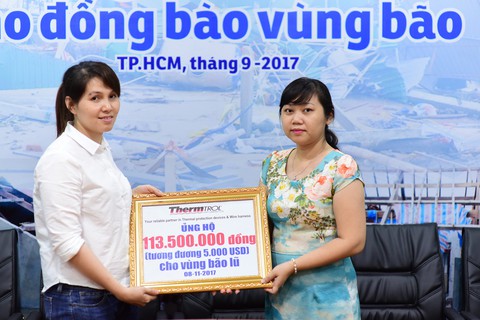 Ủng hộ 5.000 USD cho bà con vùng bão lũ - Ảnh 2. Ủng hộ 5.000 USD cho bà con vùng bão lũ - Ảnh 2.