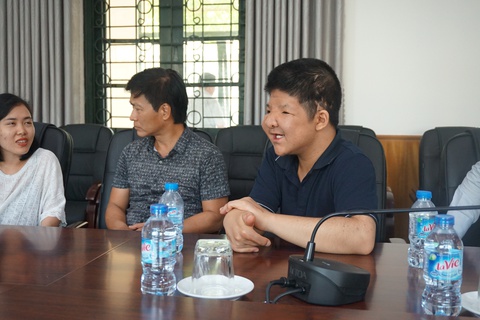 Nghệ sĩ Quốc Tuấn: Giờ phải kéo Bôm ra khỏi đàn - Ảnh 9. Nghệ sĩ Quốc Tuấn: Giờ phải kéo Bôm ra khỏi đàn - Ảnh 9.