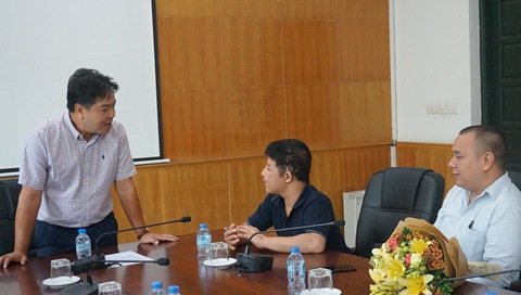 Nghệ sĩ Quốc Tuấn: Giờ phải kéo Bôm ra khỏi đàn - Ảnh 10. Nghệ sĩ Quốc Tuấn: Giờ phải kéo Bôm ra khỏi đàn - Ảnh 10.
