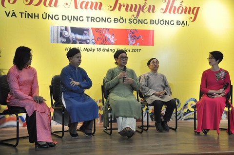 Nhiều nam giới hiện nay lại thấy xấu hổ khi đứng trước áo dài - Ảnh 6. Nhiều nam giới hiện nay lại thấy xấu hổ khi đứng trước áo dài - Ảnh 6.