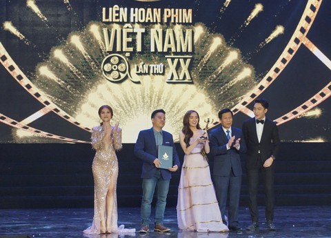 Em chưa 18 đoạt Bông Sen Vàng - Ảnh 1. Em chưa 18 đoạt Bông Sen Vàng - Ảnh 1.